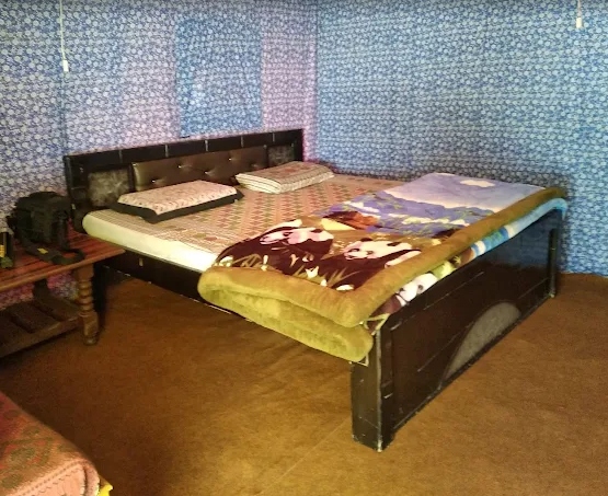 1 x Deluxe Tent